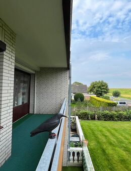 Westerdeichstrich/Stinteck: Gemütliche 2 Raum Wohnung mit einem Balkon und KFZ-Stellplatz am Haus - Westerdeichstrich