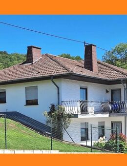 schönes Wohnhaus mit Einliegerwohnung / Preis VB - Ralingen