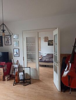 Stilvolle Altbauwohnung mit Süd-Loggia im Zentrum von Herne. Nur 2 Fußminuten zum ÖPNV-Knotenpunkt. - Herne