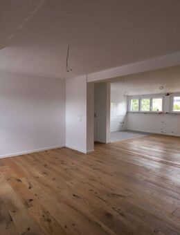 Stuttgart Degerloch - Top Lage! Von privat: Kernsanierte DG-Galerie-Wohnung - Stuttgart