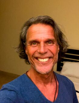 Attraktiver und liebevoller Sympath (ca. 35-65) für monogame Beziehung (Rhein-Main-Lahn-Fulda) gesucht. - Frankfurt (Main)