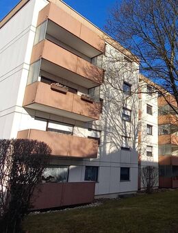 Bezugsfreie, große 2 Zi. Wohnung mit Loggia und TG Stellplatz - Erding