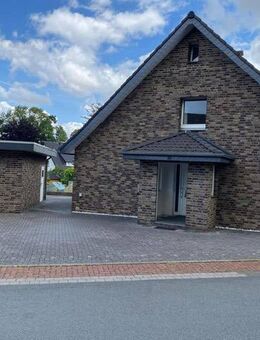 -- Bereits erfolgte Kernsanierung -- Freistehendes EFH mit Garage in Löhne-Gohfeld - Löhne
