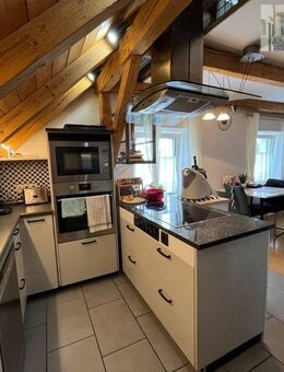 Loftähnliche Kuscheloase für Single - Dachbalken - Kamin - EBK - viel mehr als 1,5 Zimmer! - Jesenwang