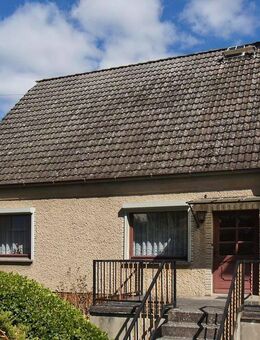 Schönes Einfamilienhaus mit 6 Zimmern ev.ELW auf großem Grundstück in Falkenberg bei Bad Freienwalde - Falkenberg (Brandenburg)
