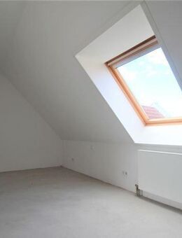 Lichtdurchflutete Wohnung mit Blick über die Stadt - Hohenstein-Ernstthal