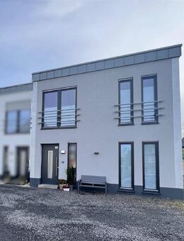 / Kapitalanlage in Hüsten: Vermietete Praxis / Bürofläche mit effizienter Ausstattung! - Arnsberg