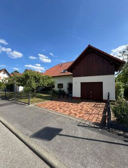Solides Zuhause mit Stil und Komfort - Großzügiges Einfamilienhaus mit Sauna und idyllischem Garten - Coburg