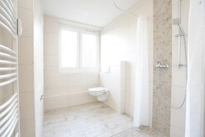 Ebenerdige Dusche / Balkon / Große Küche