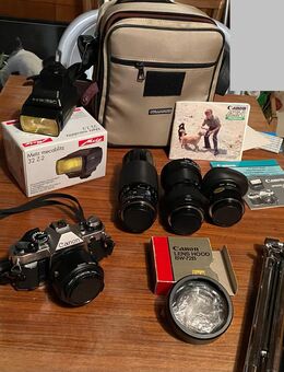 Kamera Canon AE-1 / Objektive / Blitz / Gebrauchsanleitung / Kamera-Stativ / Kamera-Tasche - Bochum