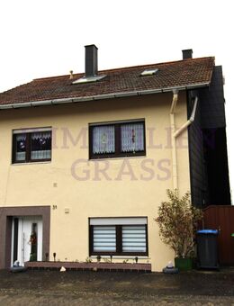 RENOVIERTES ZWEI- BIS DREIFAMILIENHAUS IN ELVERSBERG MIT SCHÖNER FERNSICHT - Spiesen-Elversberg