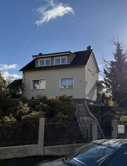 Saniertes Einfamilienhaus in wunderschöner Lage mit sehr großem Grundstück - Nidderau