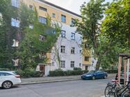 Mit Balkon und 2 Zimmern: Kapitalanlage im Dreißiger-Jahre-Ensemble in Prenzlauer Berg - Berlin