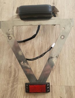Kennzeichenhalter aus Edelstahl mit Kennzeichenbeleuchtung und Rückstrahler für Suzuki GSX-R 1000 (03 – 04), Stecker für Kennzeichenbeleuchtung passend für Suzuki GSX-R 1000, Versand gegen Aufpreis möglich, 55. € - Unterleinleiter