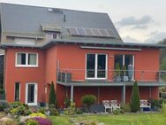 Einfamilienhaus (teilmöbliert) mit gepflegtem Grundstück am Stadtrand von Hainichen in Autobahnnähe (3 km) - Hainichen (Sachsen)