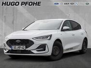 Ford Focus, 1.0 ST-Line DESIGN EcoBoost H, Jahr 2022 - Norderstedt
