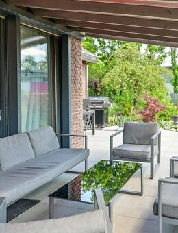 Modernes Wohnen im lichtdurchflutetem Traumhaus mit Einliegerwohnung und großem Garten - Bad Camberg - Bad Camberg
