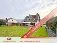 Pluwig: Dreifamilienhaus mit Garten, Kamin & 2 Garagen - ideal für Kapitalanleger, Mehrgenerationenwohnen oder Wohnen & Arbeiten unter einem Dach! - Pluwig