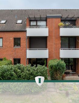 Vermietete Dachgeschosswohnung mit Terrasse und PKW-Stellplatz in Lübeck - Lübeck