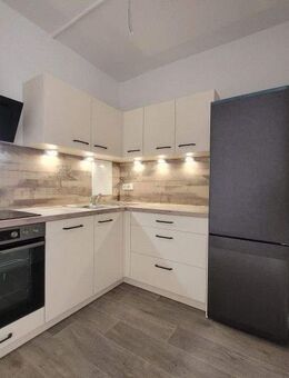 Erstbezug nach Sanierung mit moderner Einbauküche - Plauen