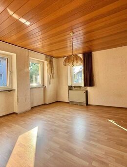 Potenzial entdecken! Sanierungsbedürftiges Wohnhaus mit Garage in Bretten / Rinklingen - Bretten