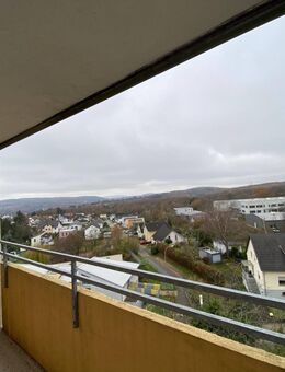 Sbr.-Dudweiler * komfortable 2 ZKB * Loggia * Einbauküche - Saarbrücken