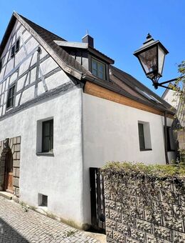 Romantisches, saniertes Altstadthaus im historischen Stadtkern in ruhiger Lage mit sonniger Dachterrasse mit Glasschiebedach! - Altdorf (Nürnberg)