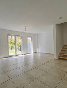 BEFRISTET bis 12/26: Reihenmittelhaus mit Havelblick, Carport und Garten. - Berlin
