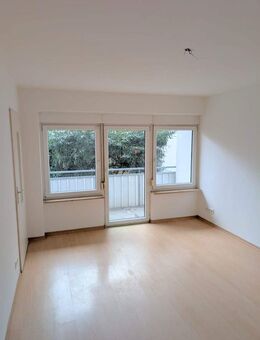 schöne 2-Zimmerwohnung mit zwei Balkonen - Nürnberg