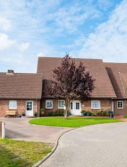 Doppelhaus mit 3 Wohnungen in ruhiger Lage und mit sehr guter Anbindung an Sylt. - Klanxbüll