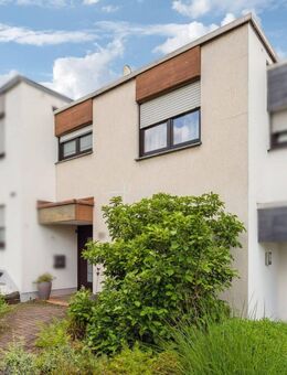 Attraktives Reihenmittelhaus mit Garage in Meschede - Meschede (Kreis- und Hochschulstadt)