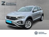 VW T-Roc, 1.0 TSI Life 110, Jahr 2023 - Sankt Wendel Zentrum