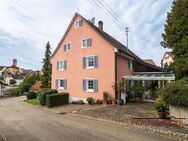 Charmantes, saniertes Bauernhaus mit viel Potenzial und traumhaftem Blick auf Schloss Blumenfeld - Tengen