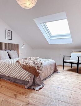 sofort verfügbar: 3 Zimmer neu renoviert mit Balkon und Stellplatz - Leonberg (Baden-Württemberg)