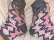 Intensives dufterlebnis - die käsigen durchgetragenen kuschelsocken deiner osteuropäischen herrin! - Berlin