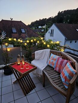 Provisionsfrei: Helle 4-Zimmer Dachgeschosswohnung mit drei Balkonen + Tiefgarage - Gottmadingen