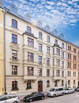 Rarität im Lehel: Dachgeschoss in Stadtpalais von 1891 zur Umgestaltung - München