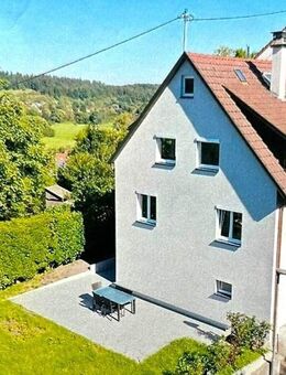 Saniertes Zweifamilienhaus in Aichtal - freistehend mit herrlichem Ausblick - Aichtal