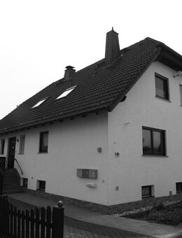 Charmantes, vermietetes Zweifamilienhaus mit Einliegerwohnung in idyllischem Kirchvers! - Lohra