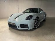 Porsche 992, (911) Carrera | SportDesign Paket | |, Jahr 2022 - Plattling