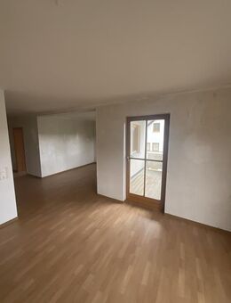 Einziehen und Wohlfühlen! helle 3-Zimmer-Wohnung mit Balkon in Gummersbach Reininghausen - WBS erf. - Gummersbach
