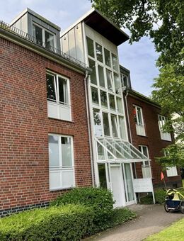 Schicke 3-Zimmer-Wohnung in ruhiger Alleenlage mit schönem Balkon und TG-Stellplatz - Ahrensburg