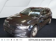 VW Passat Variant, 1.5 TSI Business 110kW, Jahr 2023 - Hofheim (Taunus)