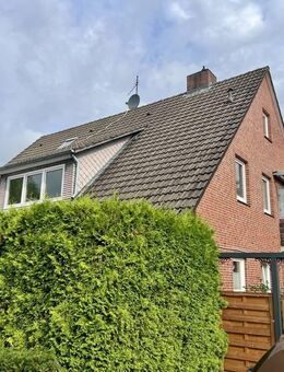 Dachgeschoss-Maisonette in Zweifamilienhaus mit Garage und Gartenfläche - Hamburg