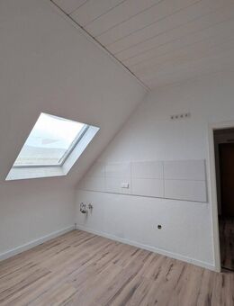 125qm Dachgeschosswohnung für die ganze Familie - Duisburg