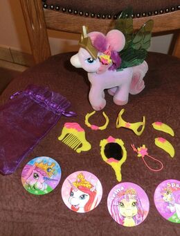 FILLY Frisierpferd mit Zubehör und Wackelbildern/Lenticulars zum Aufkleben - Duisburg