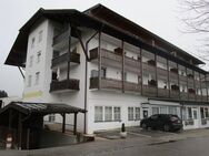 Kapital-Anlage: Chice 2 Zimmer-Wohnung mit großem Balkon, zentrale aber ruhige Lage in schöner Wohnanlage - Bad Endorf