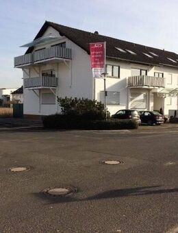 Aussergewöhnl. DG Wohnung mit großem teilw. überdachten ( Glas ) Balkon und kompl.hochwertiger Einbauküche - Heusenstamm