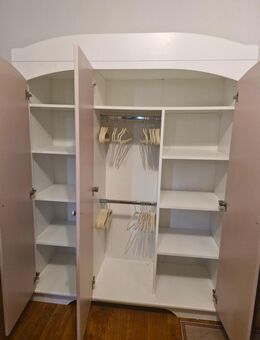 Grosser Kleiderschrank - Emmenbrücke