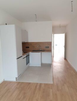 Frei ab 01.10. - Tolle 3,5-Zimmer Maisonette-Wohnung mit schönem Wohnbereich, Balkon & moderner Ausstattung im Three Berlin! - Berlin